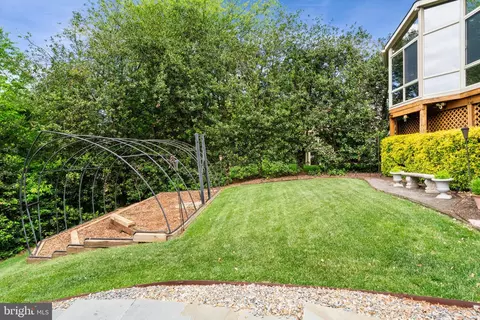 Exterior - 20617 Avalon Ct, Sterling, VA 20165 photo 10 of 26