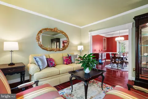 Living - 20617 Avalon Ct, Sterling, VA 20165 photo 2 of 6