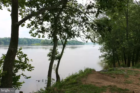 View/Area - 20617 Avalon Ct, Sterling, VA 20165 photo 2 of 5