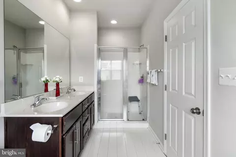Entry Way - 21077 Ashburn Heights Dr, Ashburn, VA 20148 photo 6 of 8