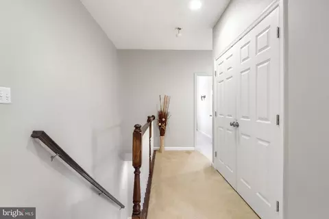 Entry Way - 21077 Ashburn Heights Dr, Ashburn, VA 20148 photo 5 of 8