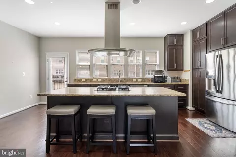 Kitchen - 21077 Ashburn Heights Dr, Ashburn, VA 20148 photo 4 of 5