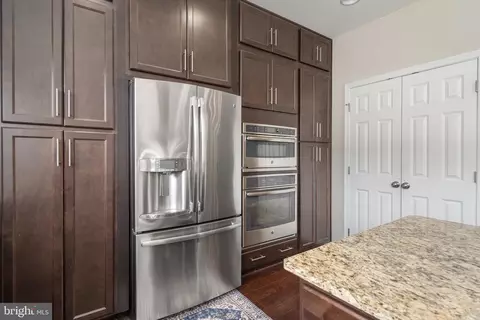 Entry Way - 21077 Ashburn Heights Dr, Ashburn, VA 20148 photo 2 of 8