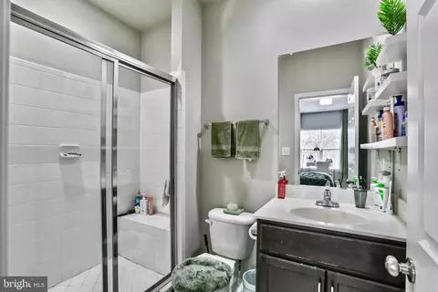 Bath - 21077 Ashburn Heights Dr, Ashburn, VA 20148 photo 1 of 2
