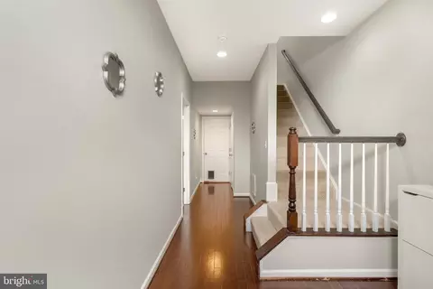 Entry Way - 21077 Ashburn Heights Dr, Ashburn, VA 20148 photo 4 of 8