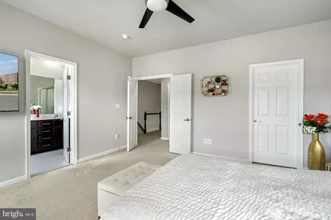 Bedroom - 21077 Ashburn Heights Dr, Ashburn, VA 20148 photo 2 of 8