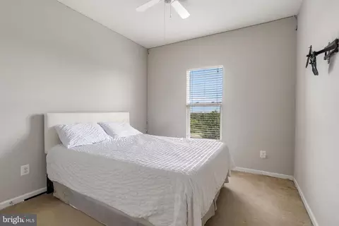 Bedroom - 21077 Ashburn Heights Dr, Ashburn, VA 20148 photo 7 of 8