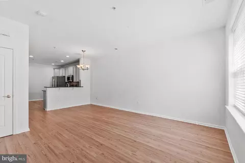 Living - 22695 Verde Gate Ter, Brambleton, VA 20148 photo 2 of 6