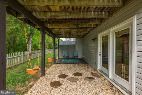 Exterior - 27 Brinks Ct, Sterling, VA 20165 photo 7 of 9