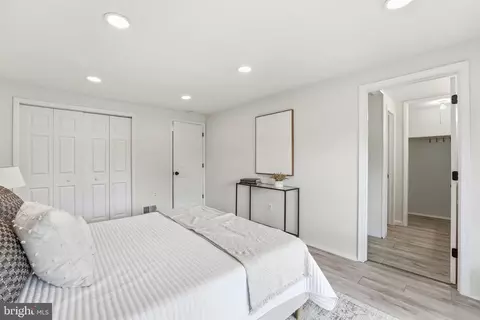Bedroom - 208 Willow Ter, Sterling, VA 20164 photo 4 of 4