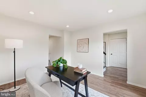 Entry Way - 208 Willow Ter, Sterling, VA 20164 photo 1 of 1