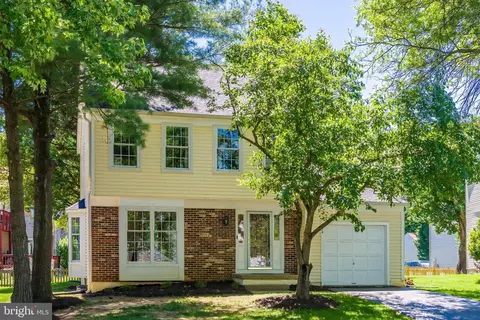 24 Newland Ct, Sterling, VA 20165