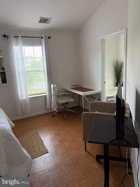 Bedroom - 21120 Adirondack Ter, Ashburn, VA 20147 photo 2 of 3