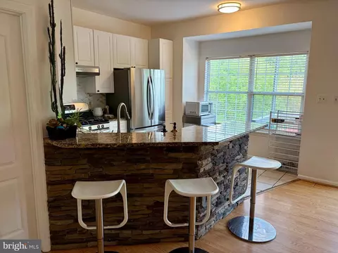 Kitchen - 21120 Adirondack Ter, Ashburn, VA 20147 photo 1 of 2