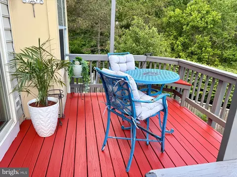 Exterior - 21120 Adirondack Ter, Ashburn, VA 20147 photo 4 of 7
