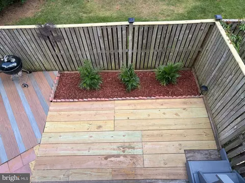 Exterior - 21120 Adirondack Ter, Ashburn, VA 20147 photo 6 of 7