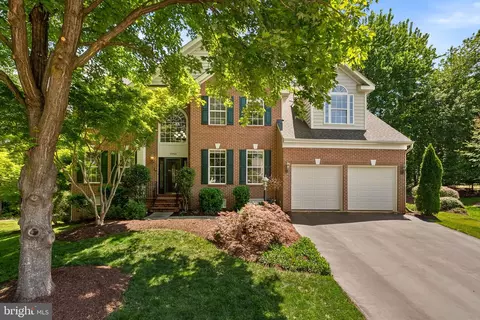 20460 Swan Creek Ct, Sterling, VA 20165
