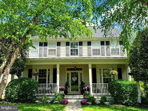 25504 Heathfield Cir, Chantilly, VA 20152