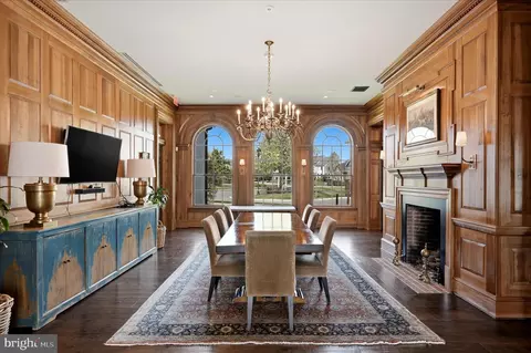Dining - 41704 Bloomfield Path St, Ashburn, VA 20148 photo 7 of 8