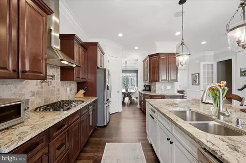 Kitchen - 41704 Bloomfield Path St, Ashburn, VA 20148 photo 3 of 5