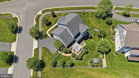 View/Area - 41704 Bloomfield Path St, Ashburn, VA 20148 photo 15 of 17