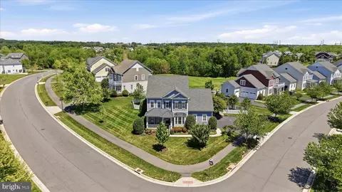 View/Area - 41704 Bloomfield Path St, Ashburn, VA 20148 photo 2 of 17