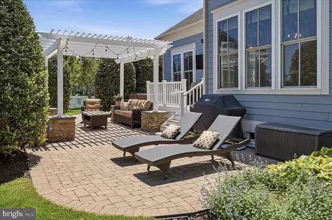 Exterior - 41704 Bloomfield Path St, Ashburn, VA 20148 photo 4 of 9