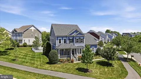 View/Area - 41704 Bloomfield Path St, Ashburn, VA 20148 photo 3 of 17