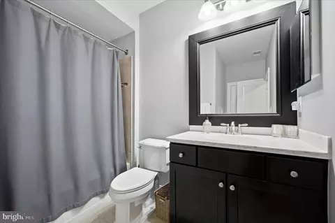 Bath - 41704 Bloomfield Path St, Ashburn, VA 20148 photo 5 of 5