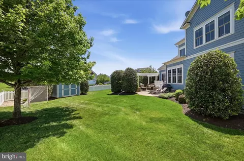 Exterior - 41704 Bloomfield Path St, Ashburn, VA 20148 photo 3 of 9