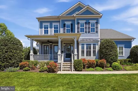41704 Bloomfield Path St, Ashburn, VA 20148