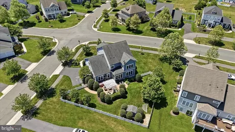 View/Area - 41704 Bloomfield Path St, Ashburn, VA 20148 photo 10 of 17