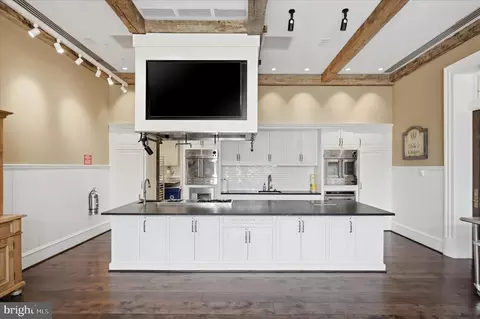 Kitchen - 41704 Bloomfield Path St, Ashburn, VA 20148 photo 5 of 5