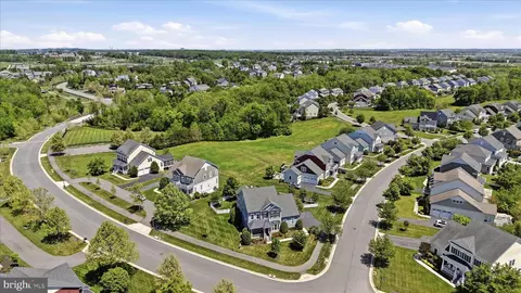 View/Area - 41704 Bloomfield Path St, Ashburn, VA 20148 photo 14 of 17