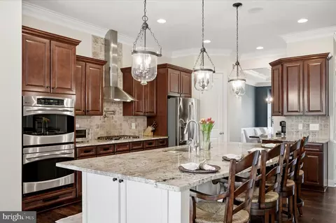 Kitchen - 41704 Bloomfield Path St, Ashburn, VA 20148 photo 2 of 5