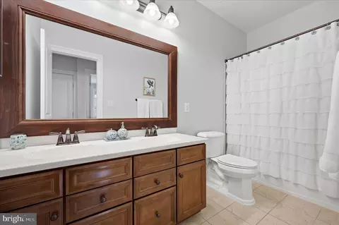 Bath - 41704 Bloomfield Path St, Ashburn, VA 20148 photo 3 of 5