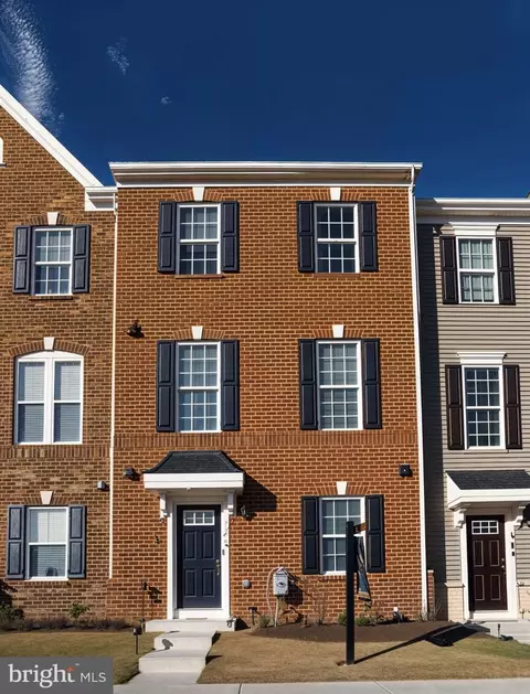 19439 Spokan Sq, Leesburg, VA 20175