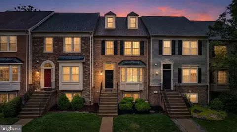 43576 Blacksmith Sq, Ashburn, VA 20147