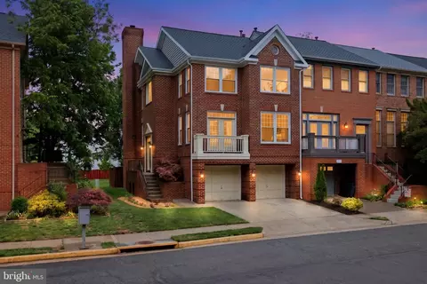 46681 Lynnhaven Sq, Sterling, VA 20165