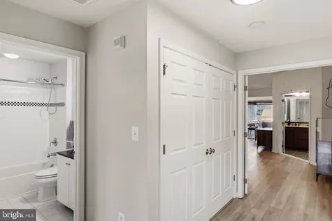 Entry Way - 25633 Anthem Ter, Chantilly, VA 20152 photo 6 of 8