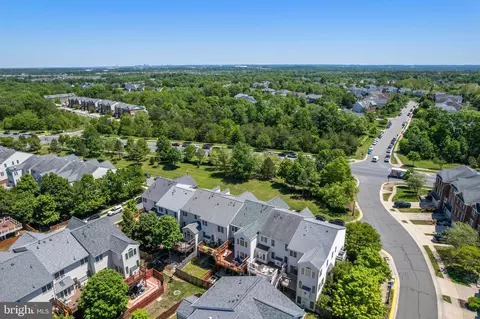 View/Area - 25633 Anthem Ter, Chantilly, VA 20152 photo 6 of 7
