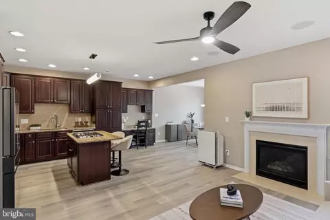 Entry Way - 25633 Anthem Ter, Chantilly, VA 20152 photo 4 of 8
