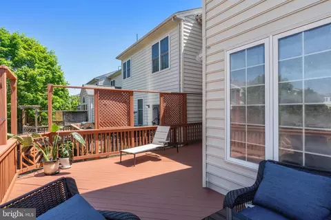 Exterior - 25633 Anthem Ter, Chantilly, VA 20152 photo 4 of 8
