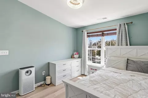 Bedroom - 25633 Anthem Ter, Chantilly, VA 20152 photo 3 of 5