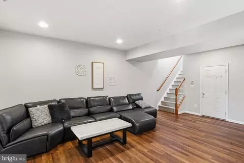 Entry Way - 25633 Anthem Ter, Chantilly, VA 20152 photo 8 of 8
