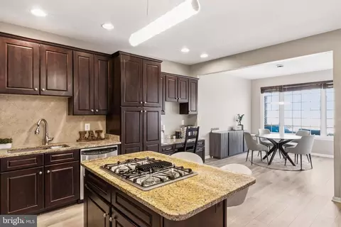Kitchen - 25633 Anthem Ter, Chantilly, VA 20152 photo 4 of 4