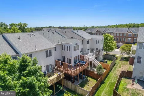 View/Area - 25633 Anthem Ter, Chantilly, VA 20152 photo 2 of 7