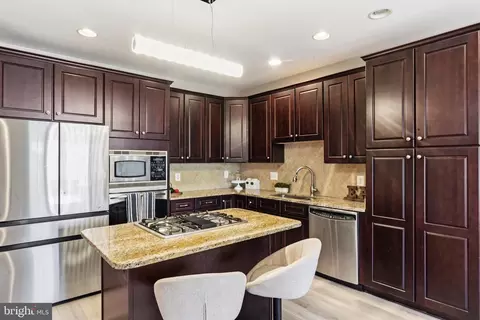 Kitchen - 25633 Anthem Ter, Chantilly, VA 20152 photo 3 of 4