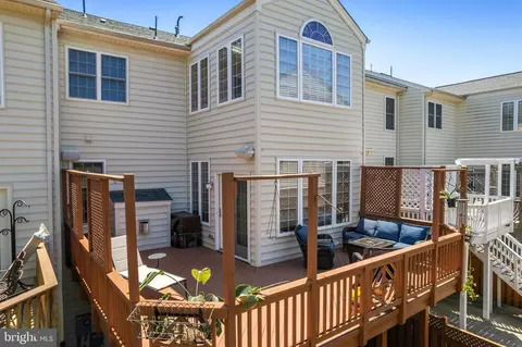 Exterior - 25633 Anthem Ter, Chantilly, VA 20152 photo 5 of 8
