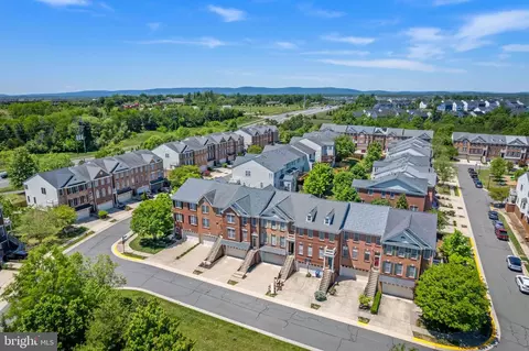 View/Area - 25633 Anthem Ter, Chantilly, VA 20152 photo 4 of 7